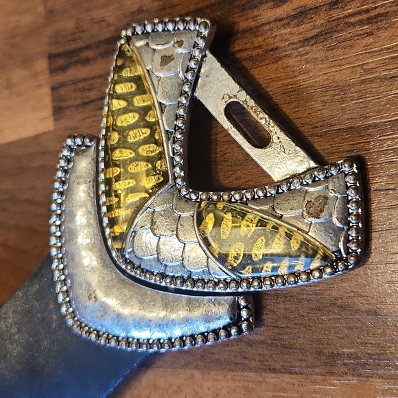 Chico's Black Leather Silver Snakeskin Embossed Clasp Buckle Adjustable Belt S/M - Picture 8 of 12